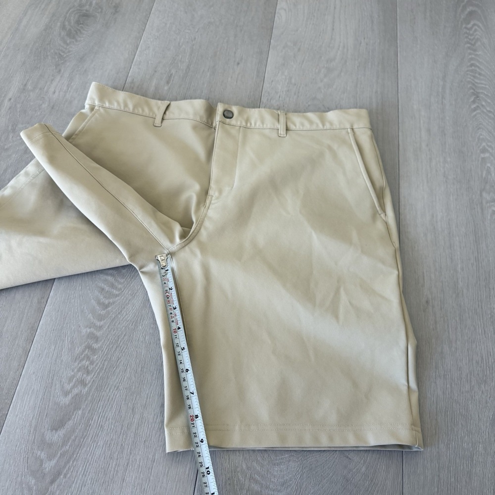 State and Liberty Shorts Mens Size 34 Beige Tan 9" Performance Stretch Athletic - Picture 3 of 13